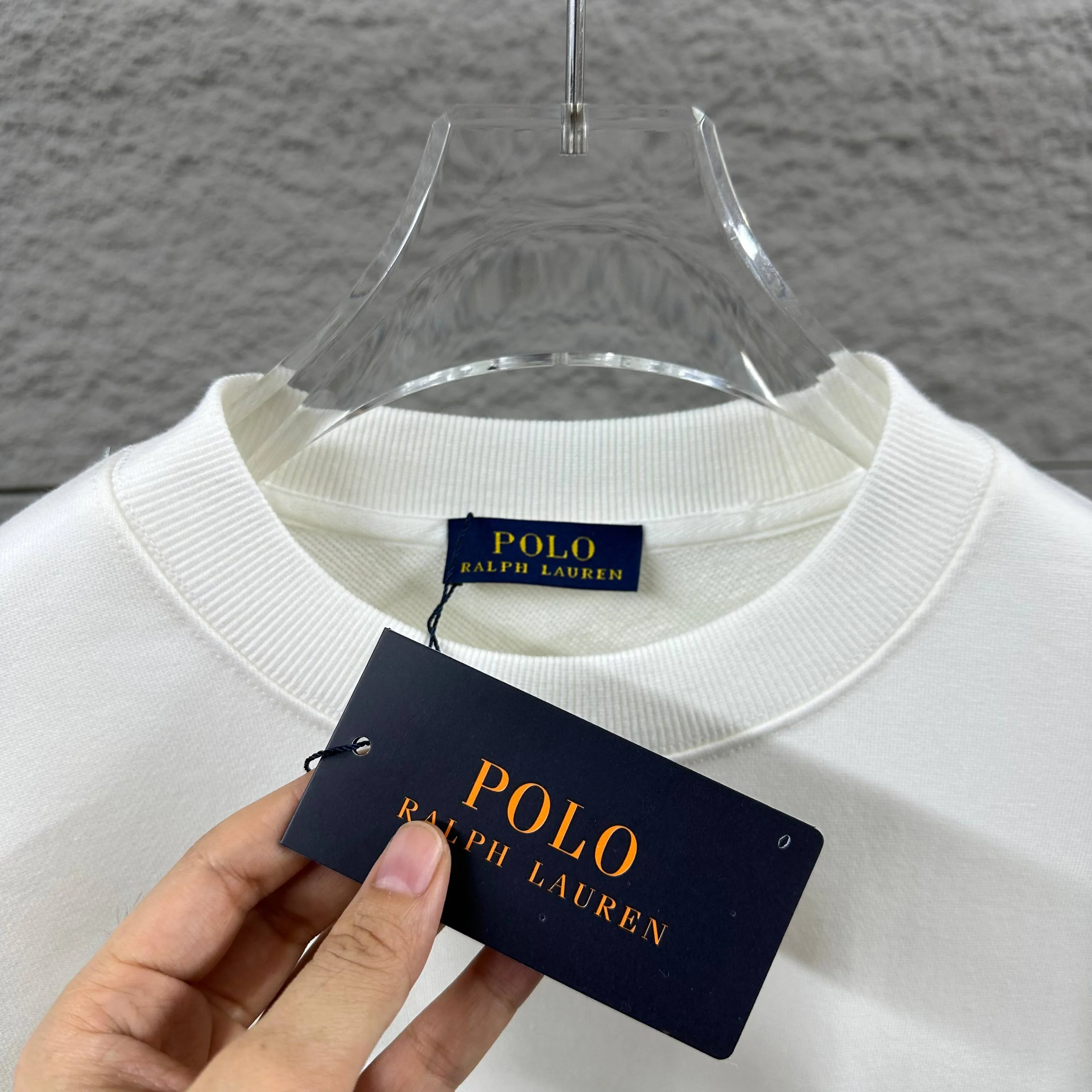 P210 Polo* Ralph Lauren 2025 Autumn and Winter new round neck sweatshirt Classic simple embroidery Customized terry fabric Long sleeves Unisex Color: Black White Size: S (90-130 pounds) M (120-150 pounds) L (140-165 pounds) XL (160-180 pounds) XXL (180-210 pounds)